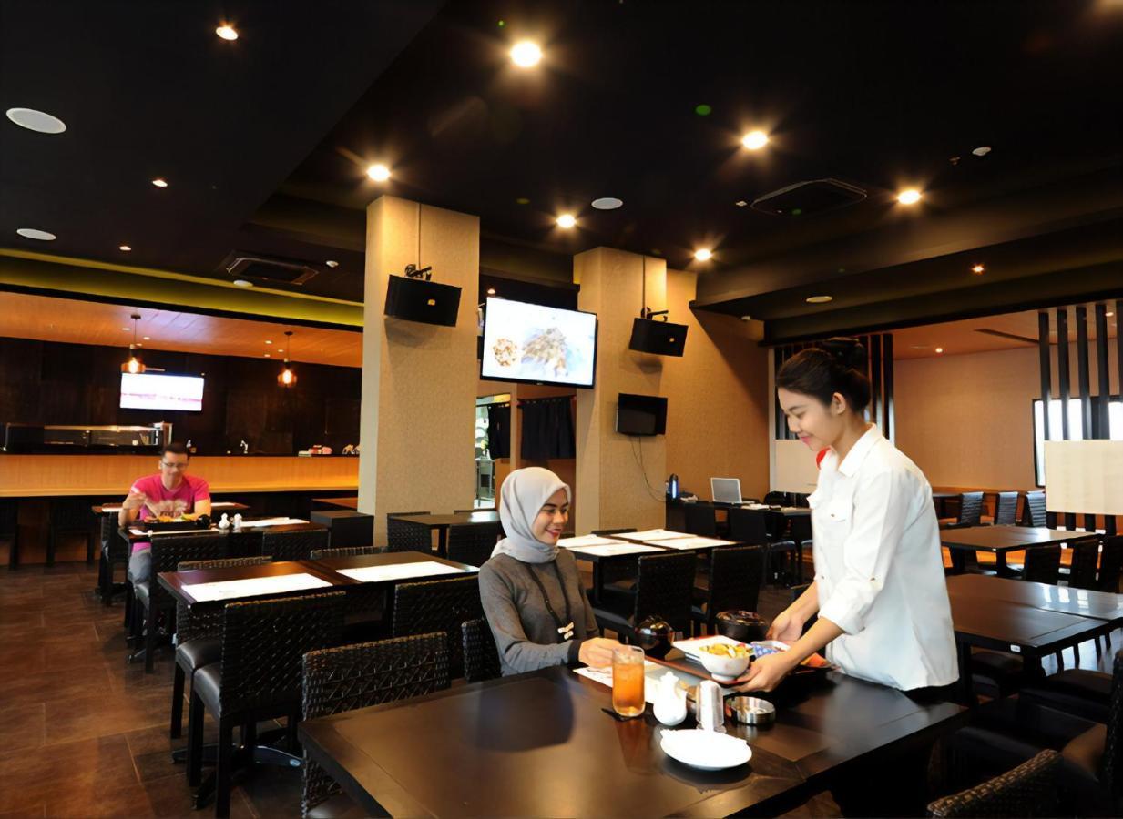 Azalea Suites Cikarang By Jayakarta Group Экстерьер фото
