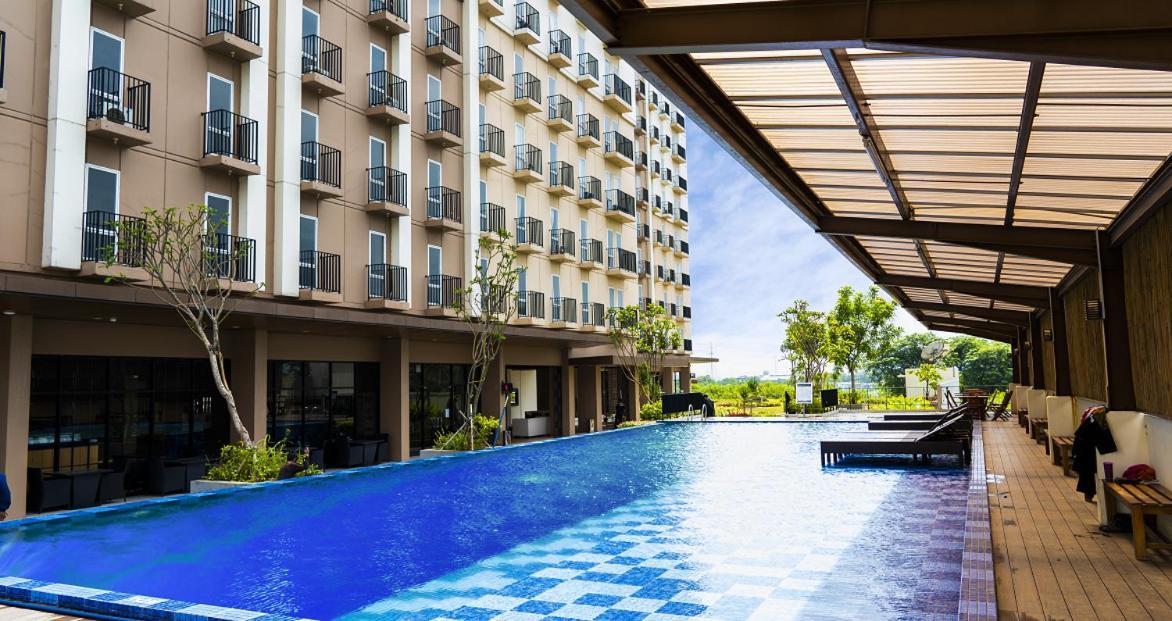 Azalea Suites Cikarang By Jayakarta Group Экстерьер фото